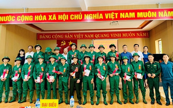 Xã Hành Dũng, huyện Nghĩa Hành gặp mặt, tiễn thanh niên lên đường nhập ngũ năm 2024