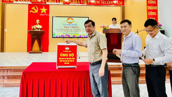 Xã Nghĩa Hành tổ chức Lễ phát động ủng hộ đồng bào các tỉnh miền Trung, Tây Nguyên bị thiêt hại do mưa lũ