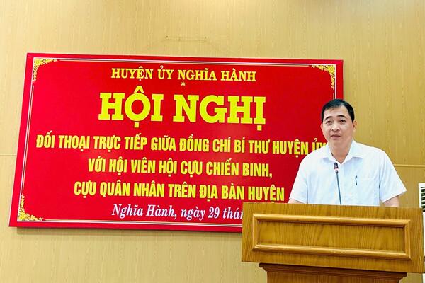 Bí thư Huyện ủy Nghĩa Hành đối thoại với hội viên cựu chiến binh, cựu quân nhân