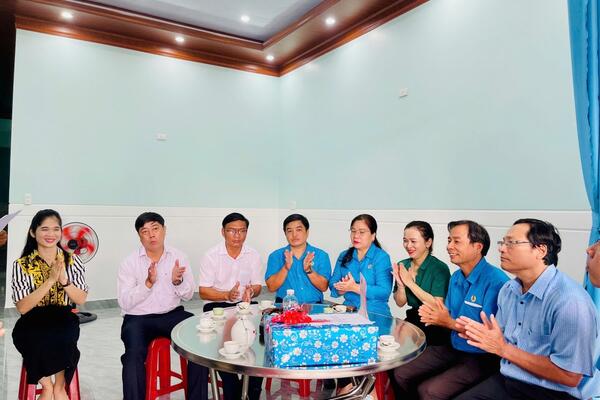 Liên đoàn Lao động huyện bàn giao Mái ấm công đoàn cho đoàn viên có hoàn cảnh khó khăn