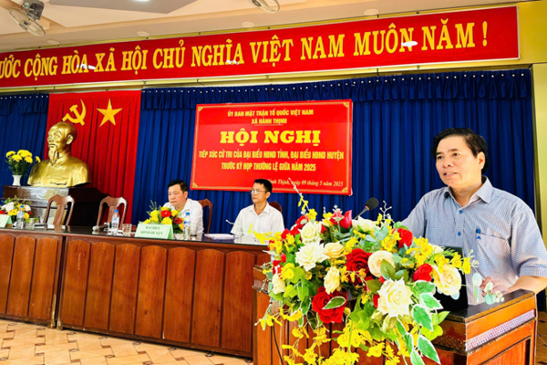 Tiếp xúc cử tri tại xã Hành Thịnh của đại biểu HĐND 2 cấp