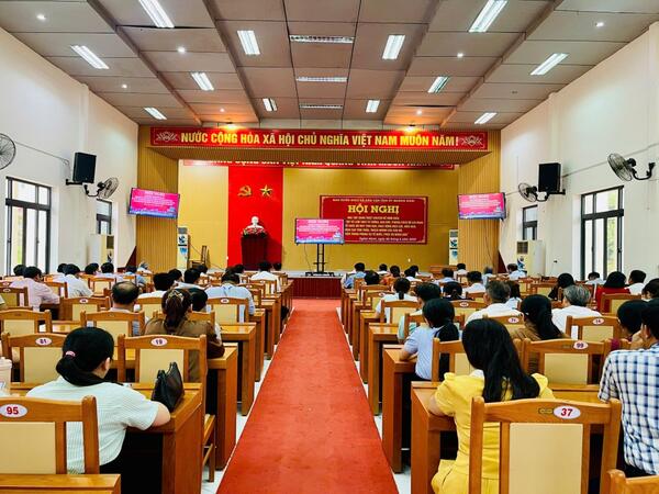 Hội nghị học tập, quán triệt chuyên đề năm 2025: Quảng Ngãi học tập và làm theo tư tưởng, đạo đức, phong cách Hồ Chí Minh về sắp xếp tổ chức bộ máy tinh gọn, hoạt động hiệu năng, hiệu lực, hiệu quả